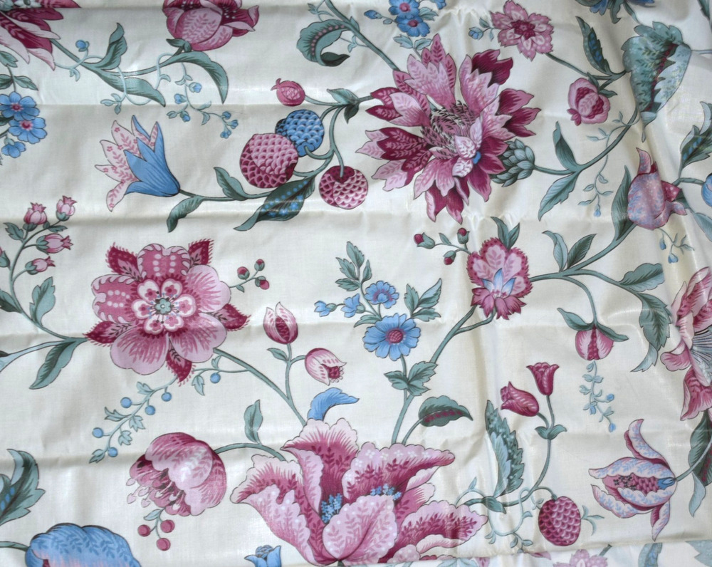 USA M. T. Vernon designer series 100% cotton dupon Cream Floral Fabric 80x55"